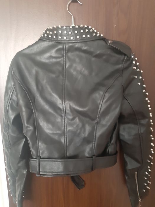 Geaca din piele cu Capse