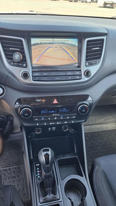 De vânzare Hyundai Tucson 1.7 Diesel automat culoare "Moon Rock"