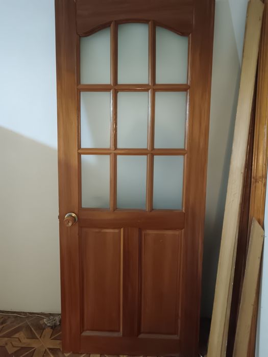 Продам межкомнатные деревянные двери