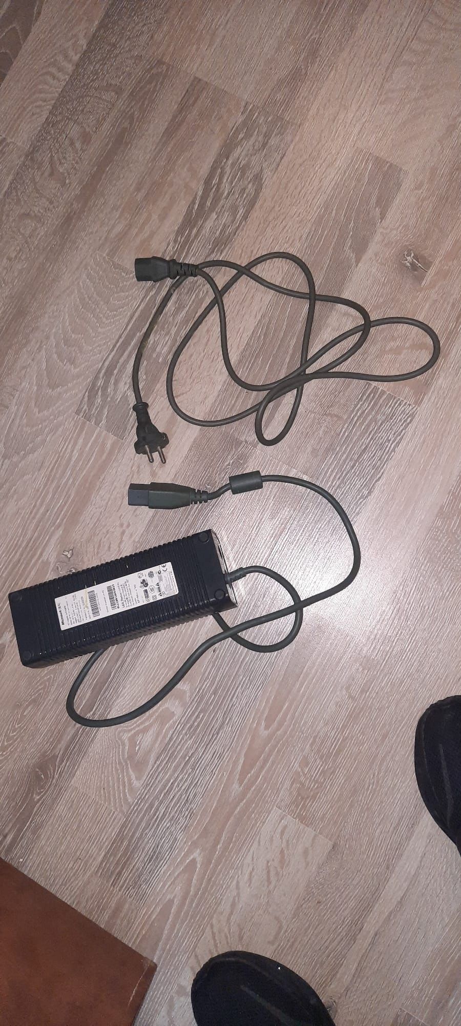 Vand Xbox 360 adus din spania
