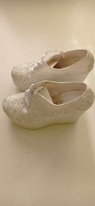 Дамски луксозни обувки на висока платформа REMAT