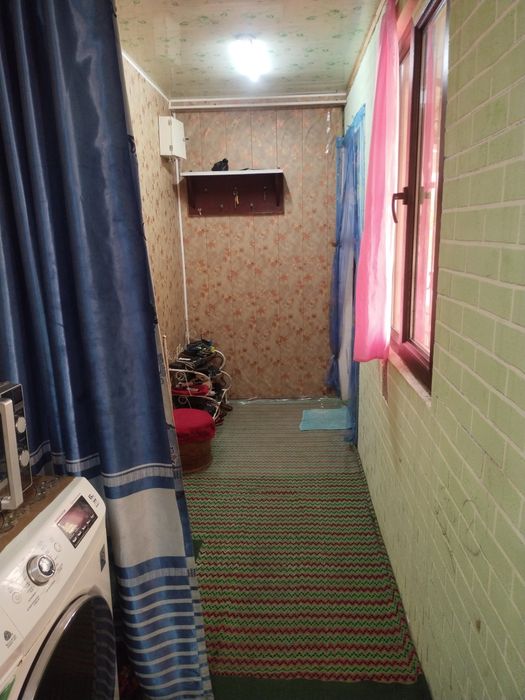 Uy sotiladi Zarafshan shahar 4-10-xxx 2xona 3xona qilingan