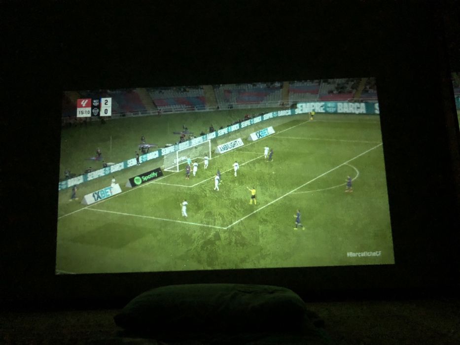 YH 300 (Y8 pro) projectori ( проектор) sotiladi YANGI