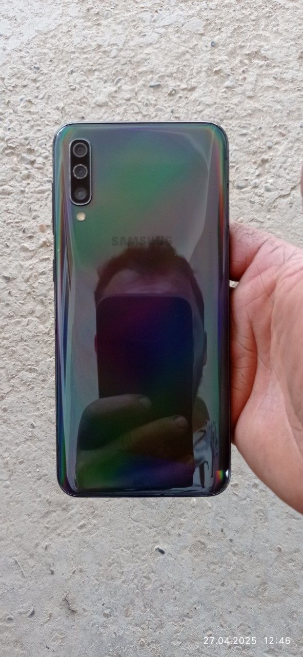 Samsung A50 sotiladi