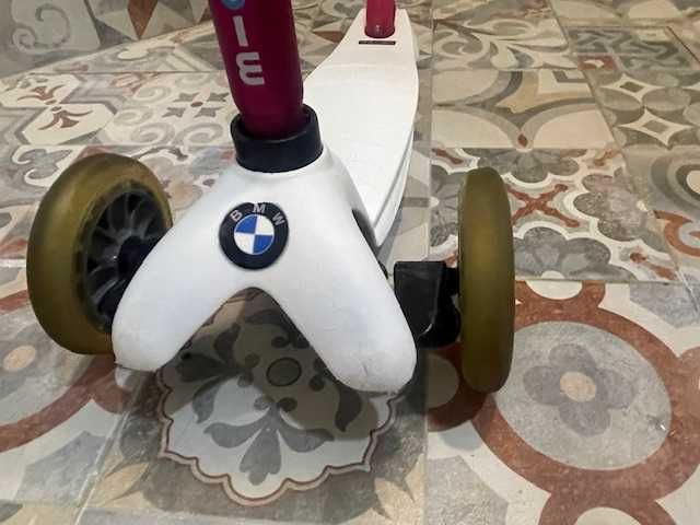 Тротинетката mini micro bmw