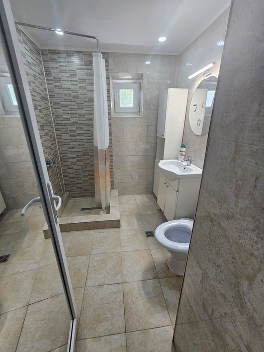 Inchiriez apartament 3 camere