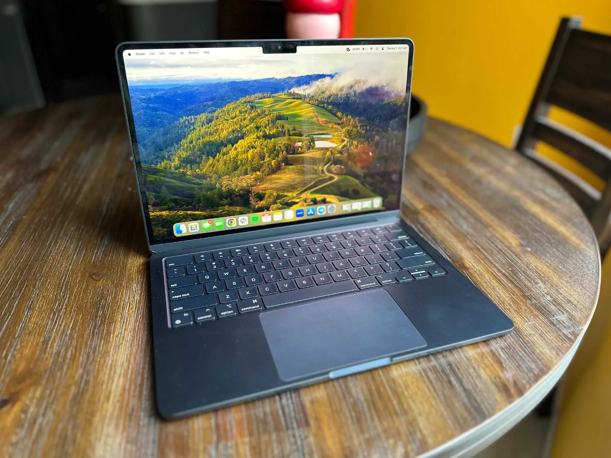 Macbook air 13.6  m2 256gb
