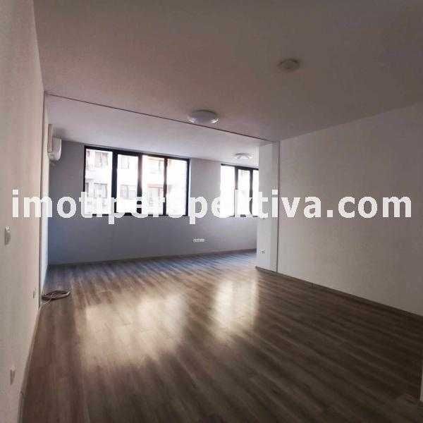 Продава се Тристаен апартамент в Пловдив, Христо Смирненски - 132 кв.м за 1205 €/кв.м - Снимка #3