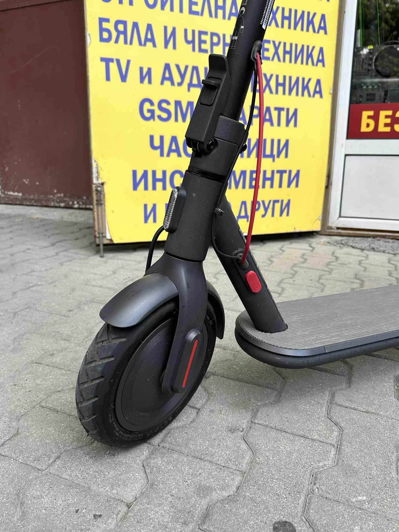 Електрическа Тротинетка Xiaomi ELECTRIC SCOOTER 4 / Перфектна