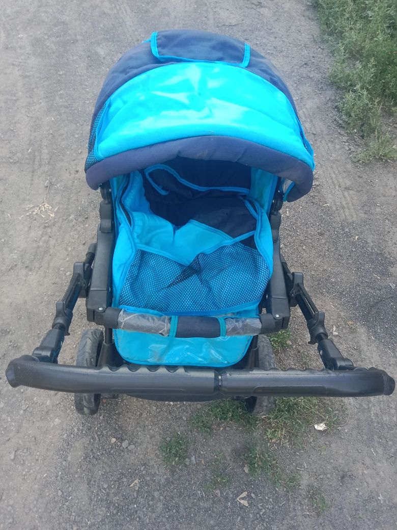 Продам коляску детскую зимнюю и писсуар для мальчика