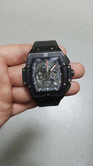 Часы hublot почти новые