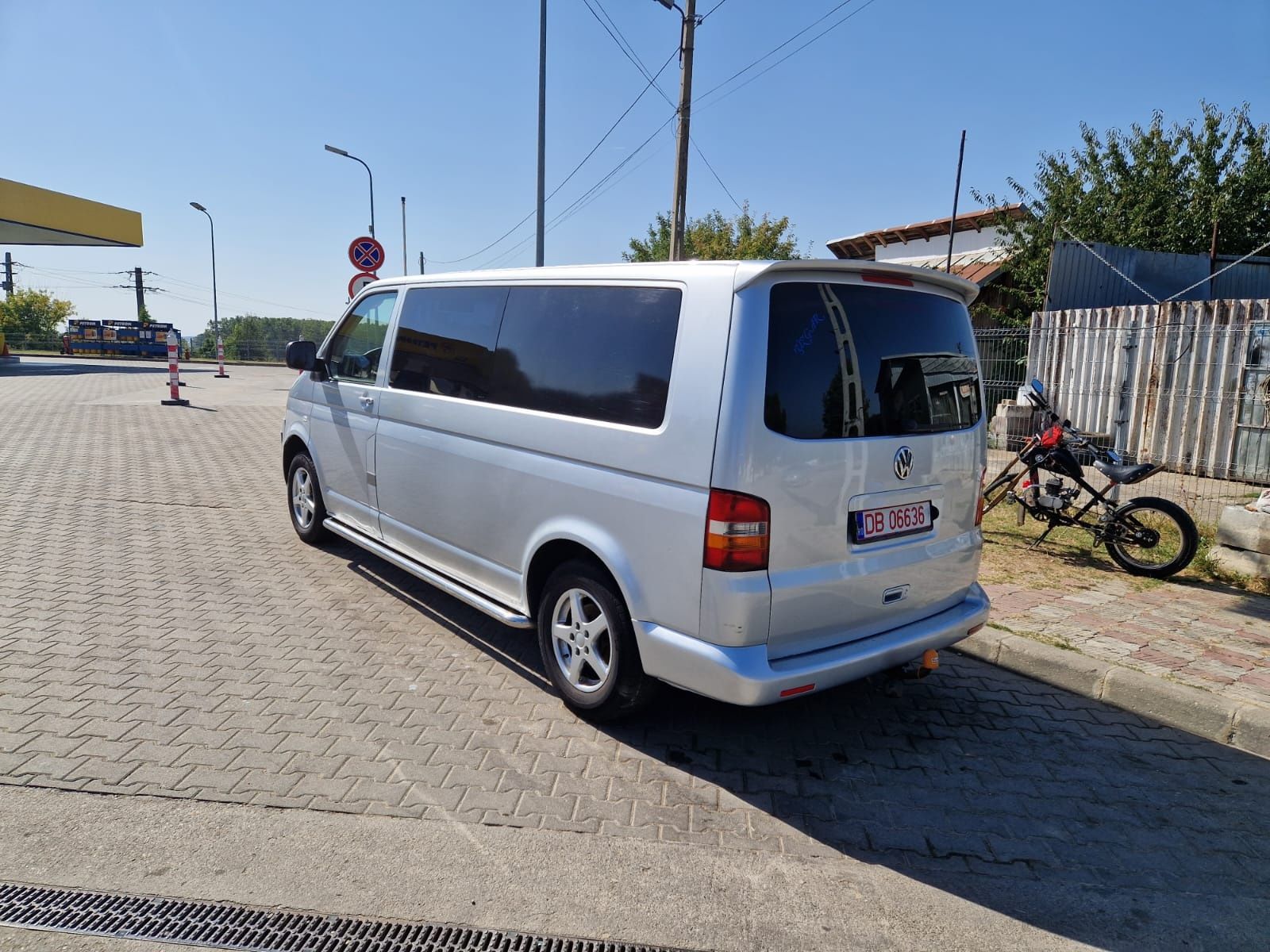 Volkswagen T5 Mixt 6 locuri in acte 
Mixt 6 locuri 
An fabricație 2005