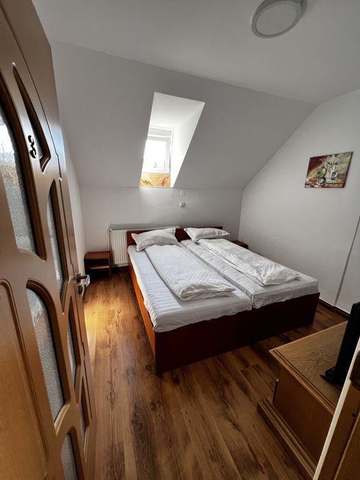 Chirie Cazare 5 camere 10 persoane Toplita Harghita