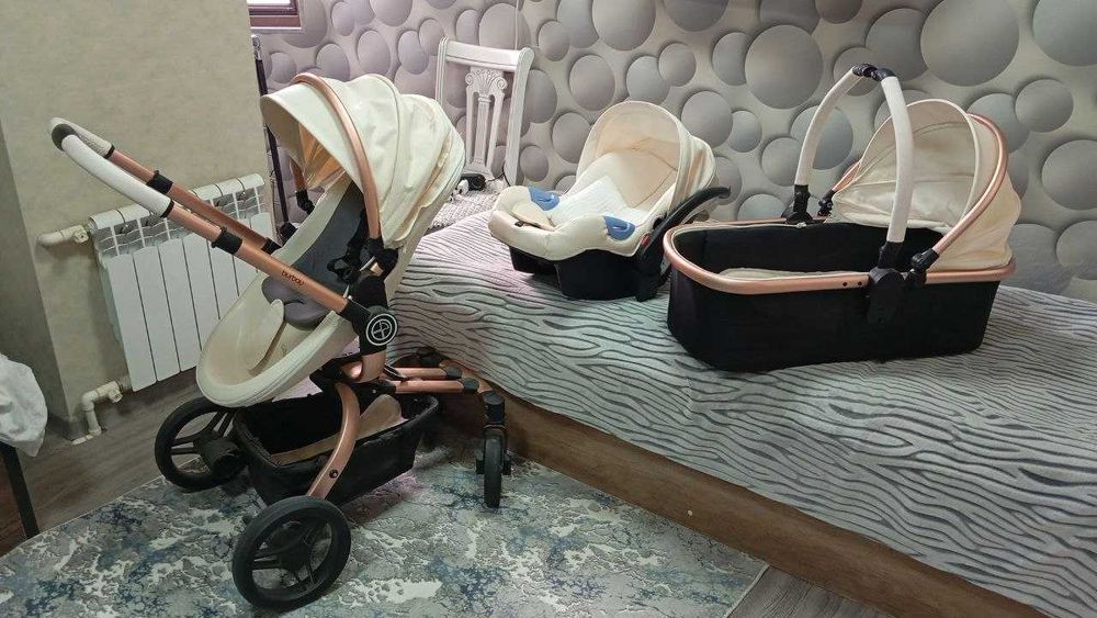 Продаётся Коляска 3в1