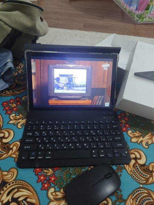 Планшет андроид.