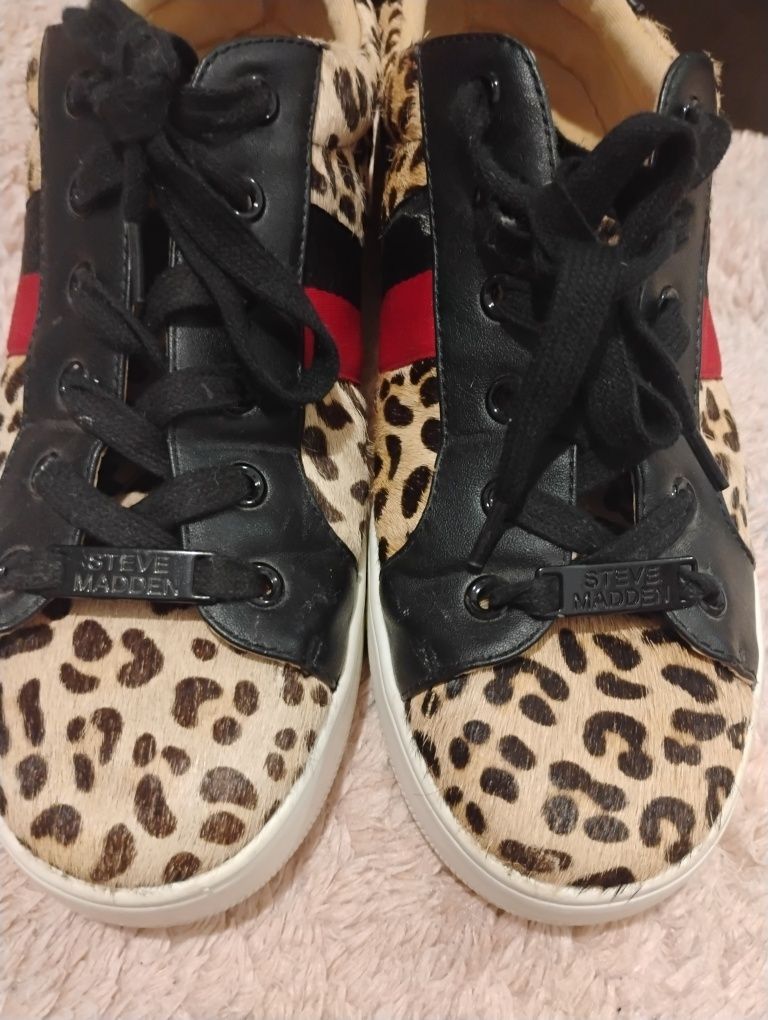 Супер маркови кецове Steve Madden