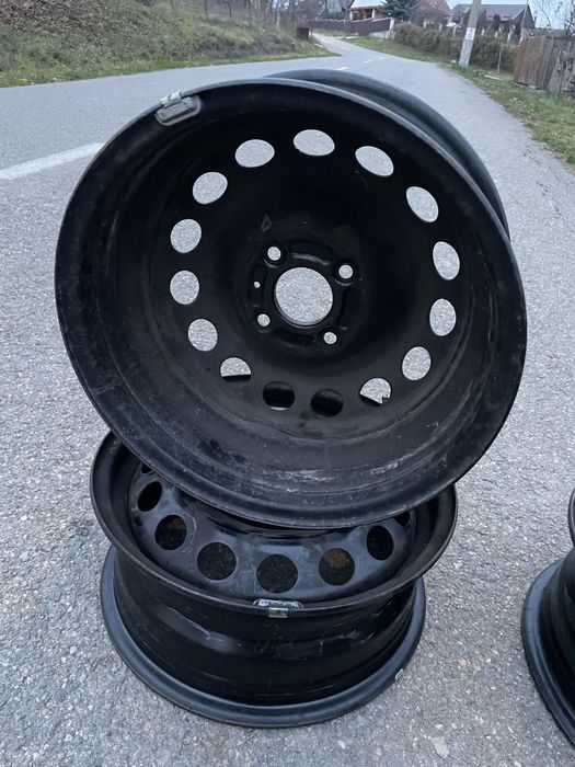 Vând set 4 jante tablă R15