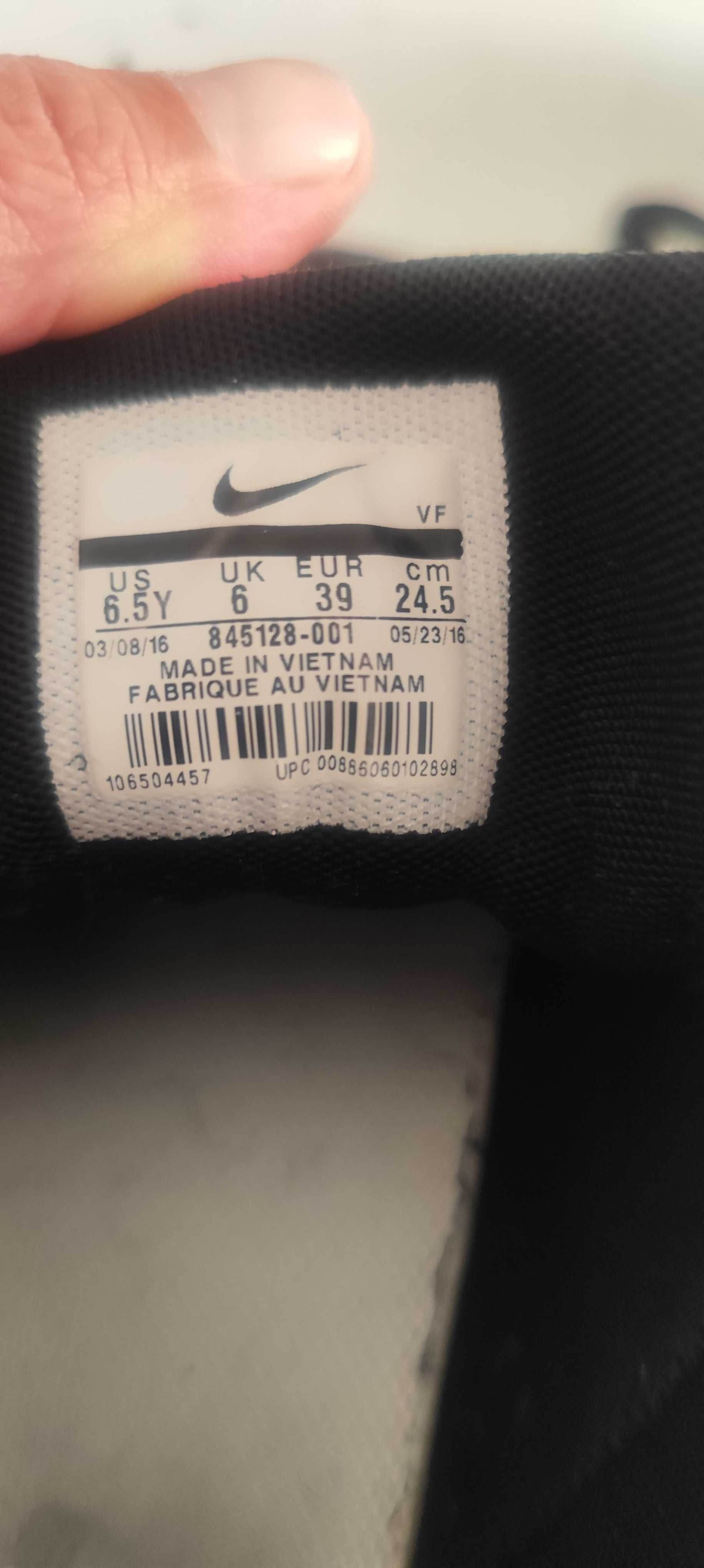 Маратонки Nike естествена кожа размер 39 номер