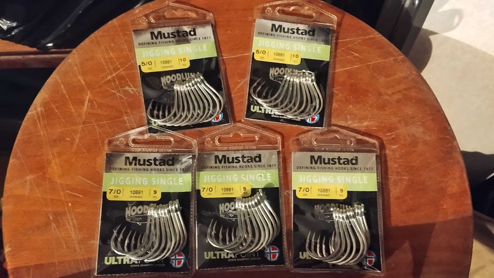 Куки за сом Mustad комплект