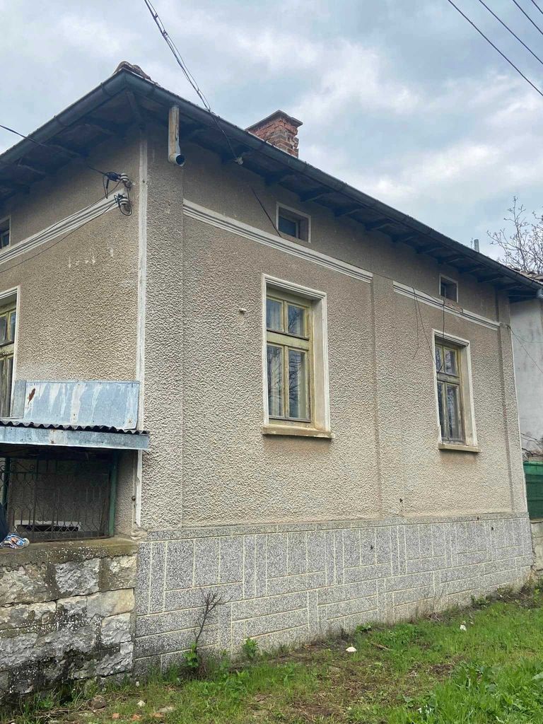 Продава се Къща в с. Камено поле, Област Враца - 150 кв.м за 102 €/кв.м - Снимка #1