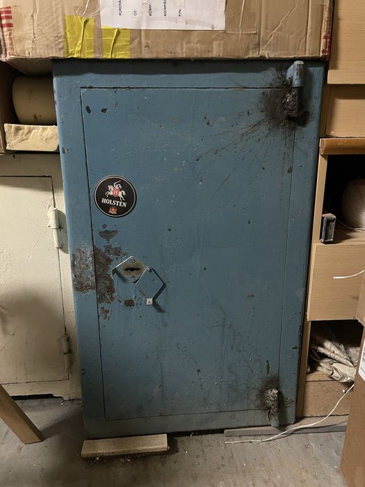 Продам сейф советский