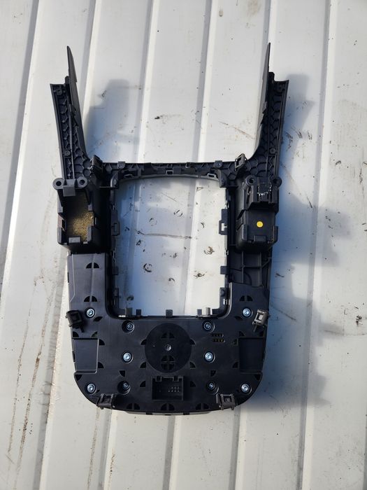 Контролен панел за ауди а4 б8