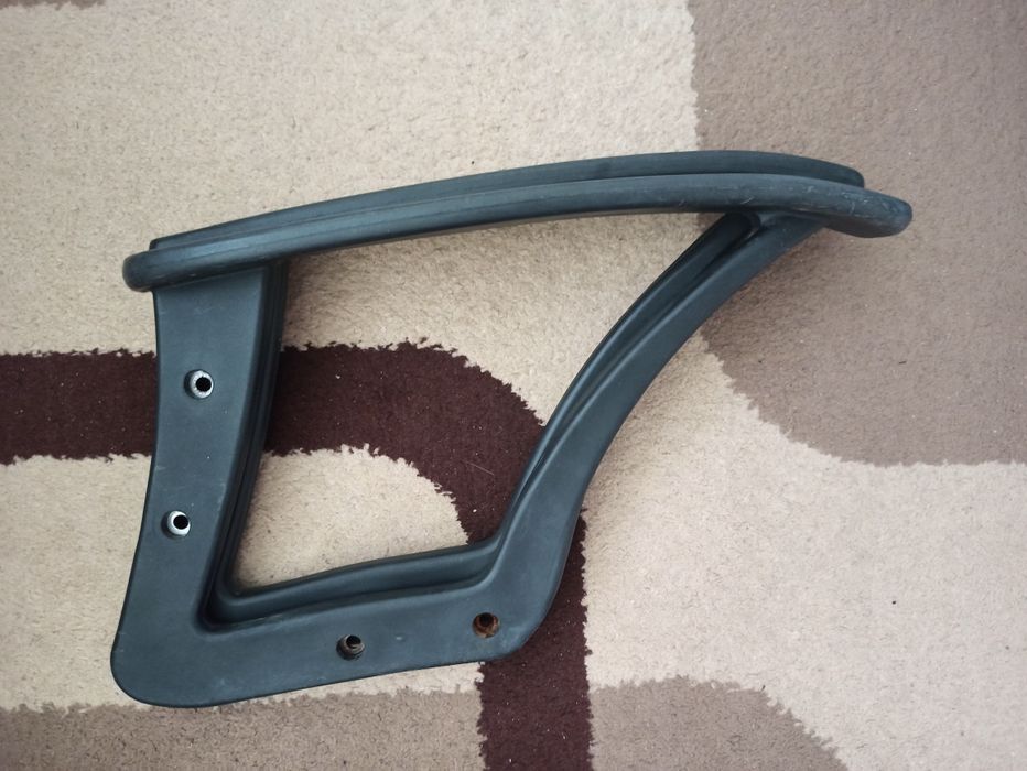 Продавам части за офис столове