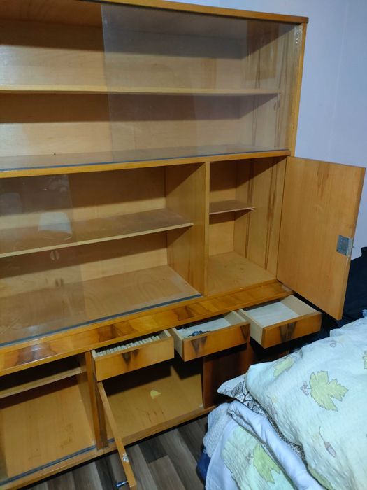 Vitrina vintage romaneasca