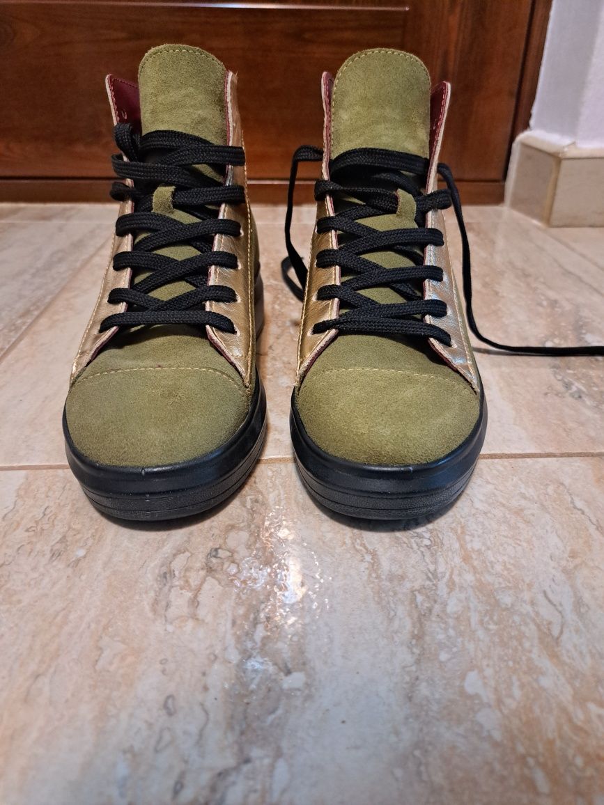 Vand pantofi de dama