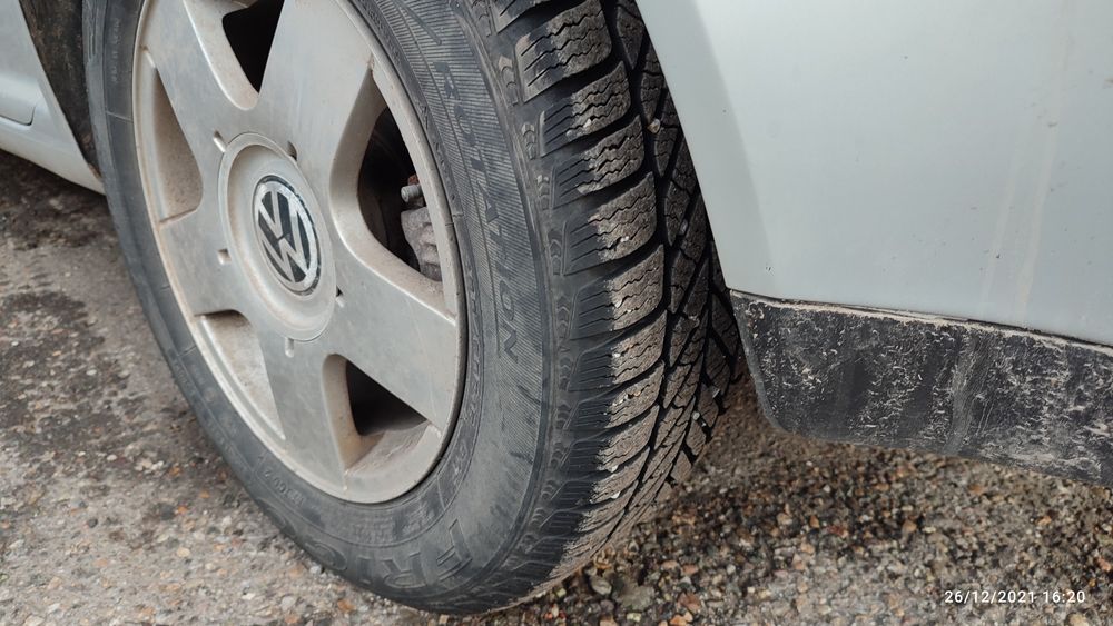 Vw Bora 1.6 SR 101k. На Части Перфектен Мотор скорости