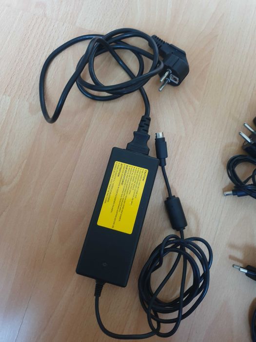 Incarcator hoverbord trotineta bicicleta electrica 12V 5.83Ah 4 pini