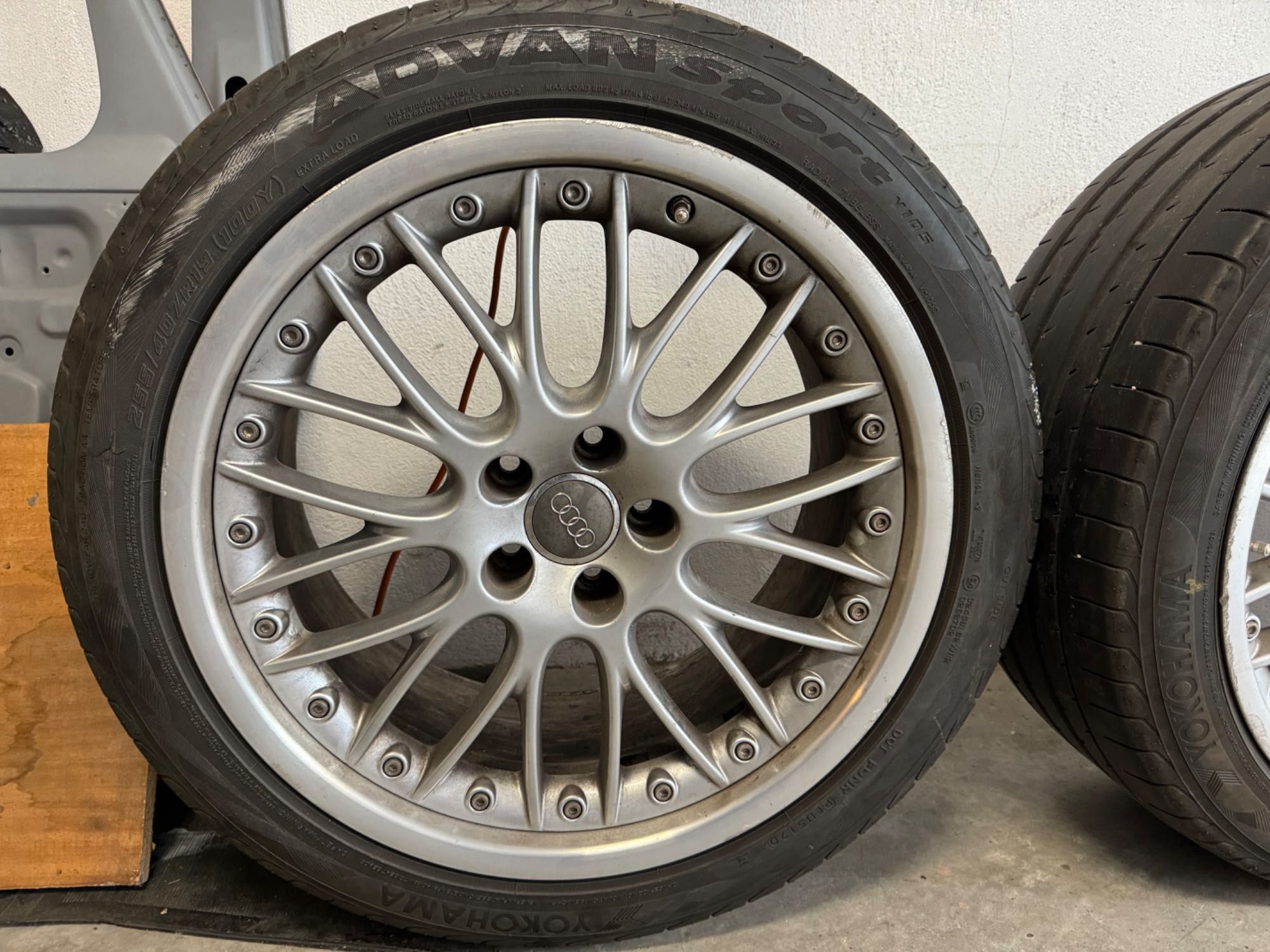 Оригинални джанти Ауди Speedline 19 гуми Yokohama Advansport 255 40 19