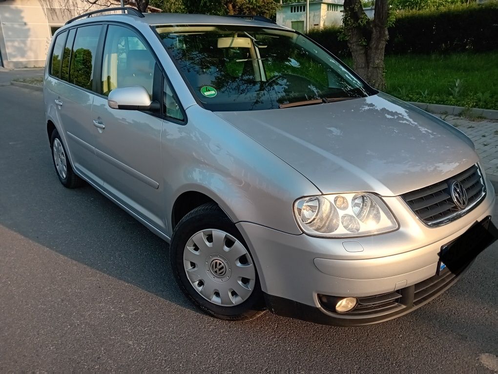 Vând Volkswagen Touran . RECENT ADUS!