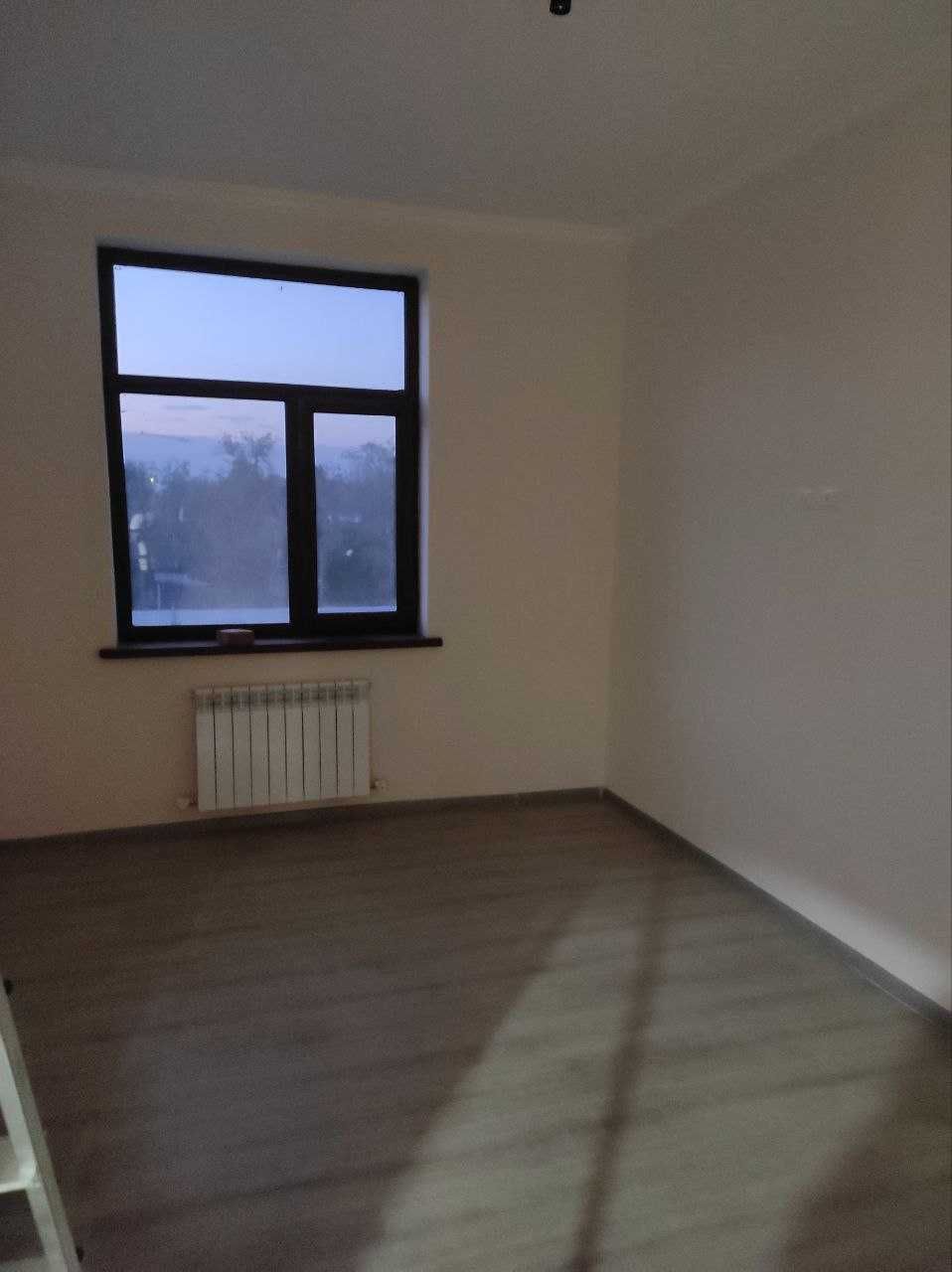 3 xonali kvartira sotiladi