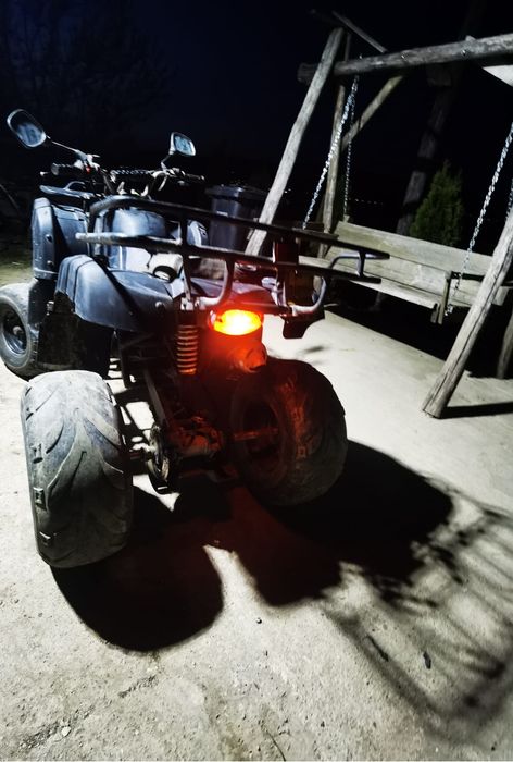Vând sau schimb atv