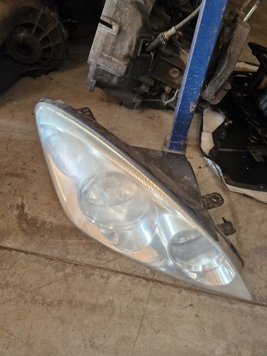 Far  dreapta kia ceed  an 2008