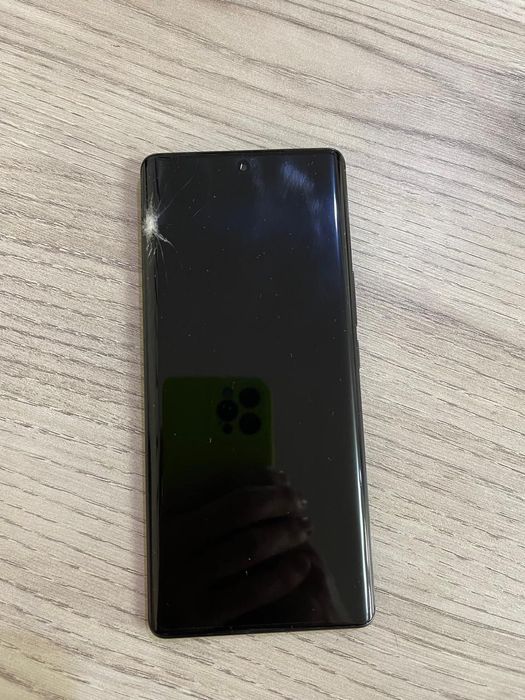 Продам смартфон Vivo V29