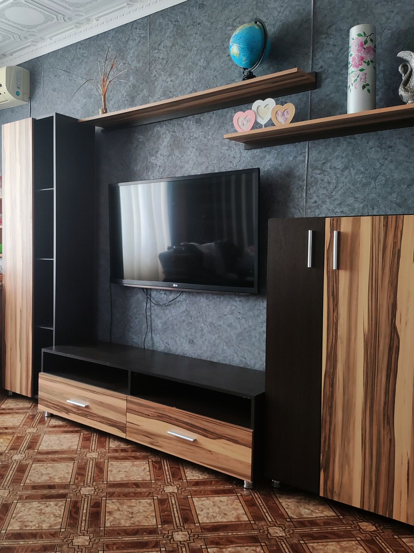 Продам  модульную стенку для гостиной