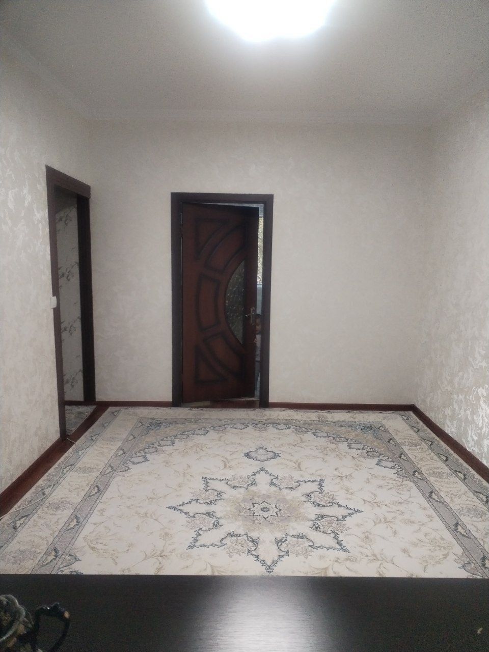 Чилонзор 7 квартал 3 хонали уй ижарага берилади.Евро ремонт. Нарх 550$