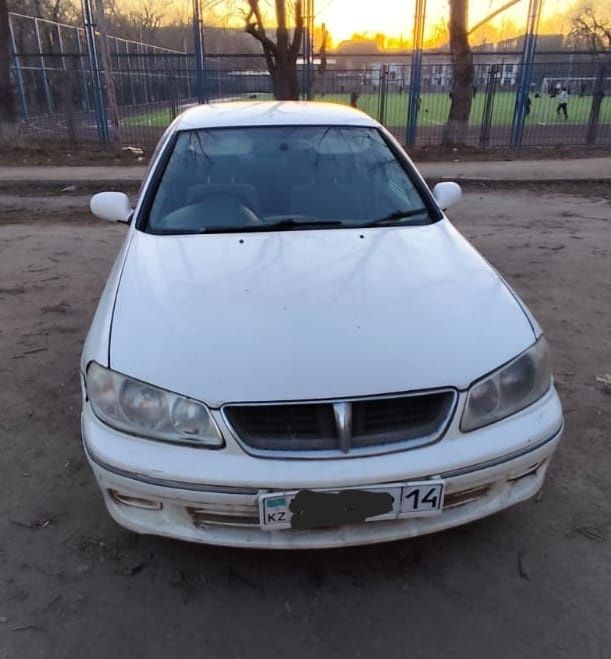 Продам машину Nissan Bluebird