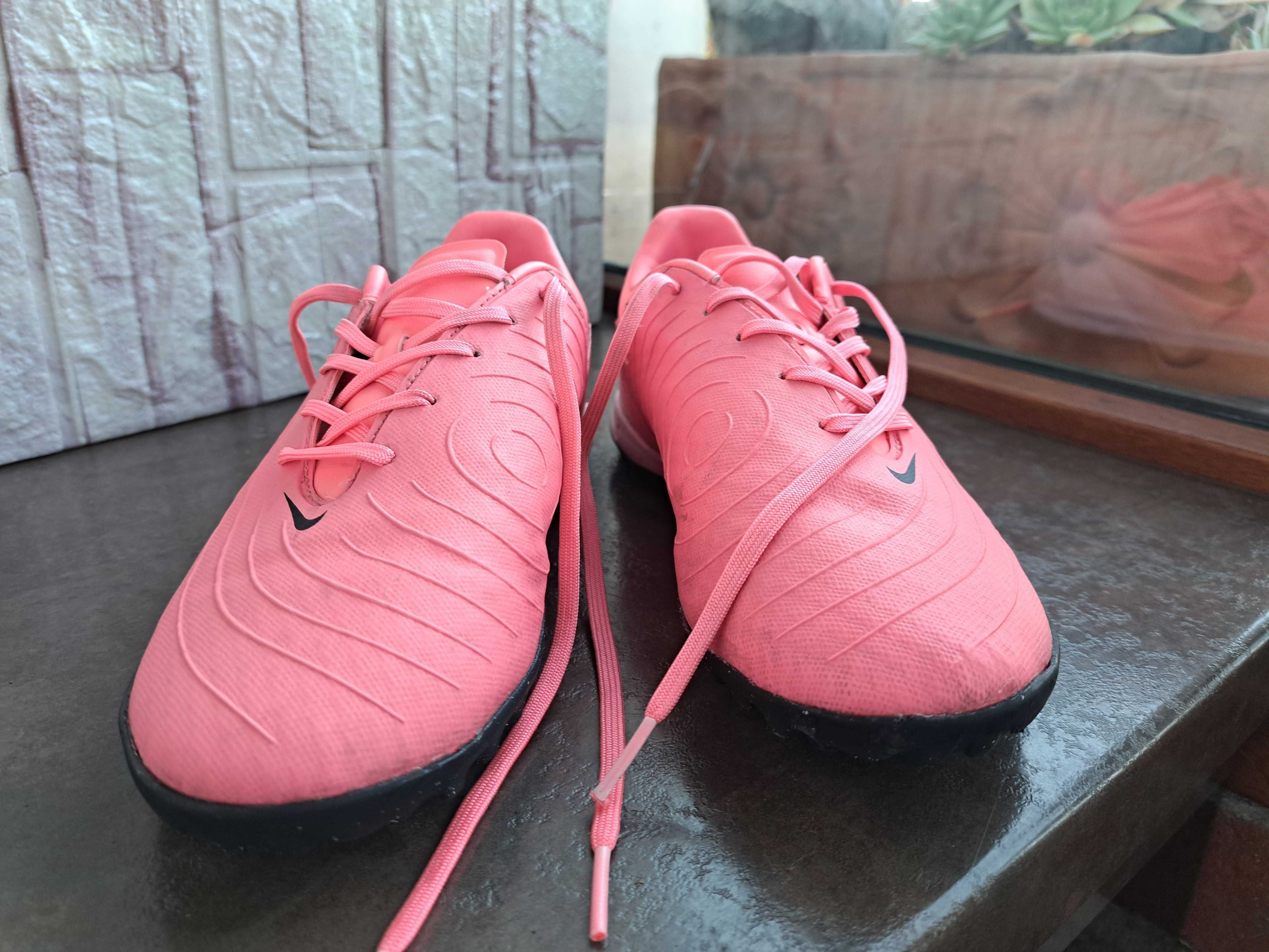 маратонки,кецове,спортни обувки футболни стоножки,Nike,ном.38,найк