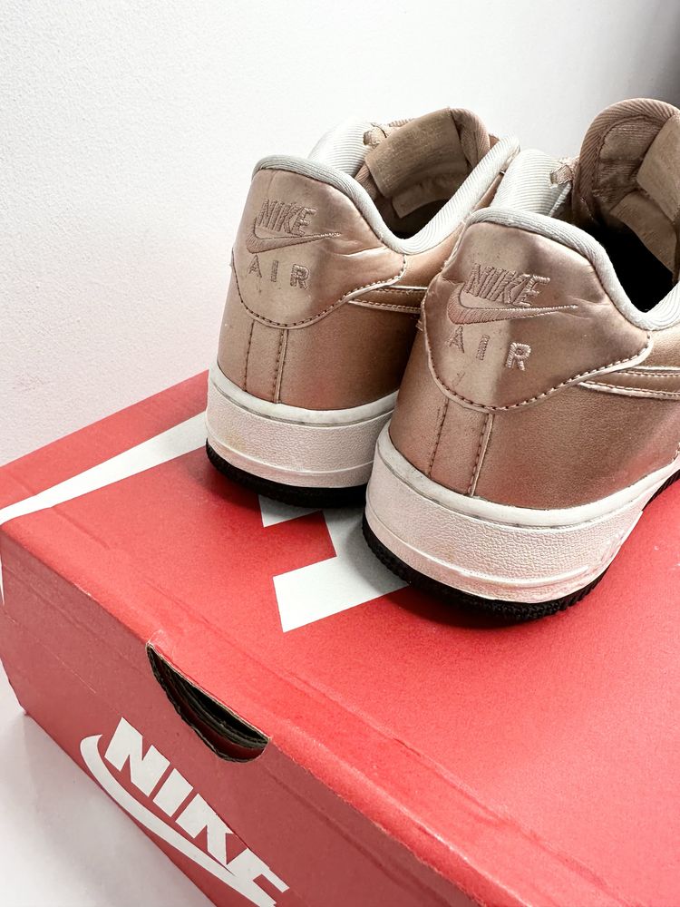 Nike Air Force 1 Rose gold(40 )25см. Маратонки