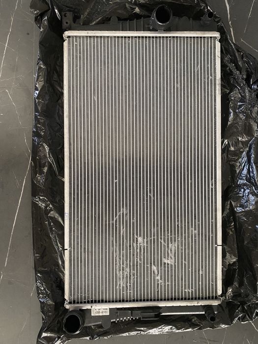 Чисто нов! Радиатор, охлаждане на двигателя за BMW F серия