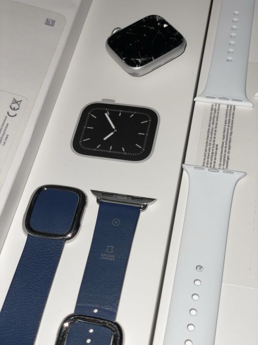 Apple watch & band / curea - blue leather, white silicon