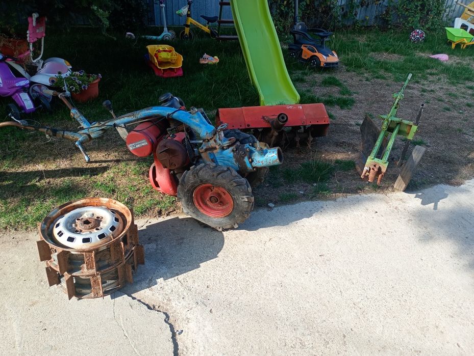 Motocultor cu plug și freza
