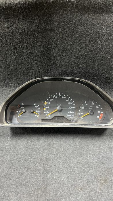 Щиток приборов Мерседес W210, W211