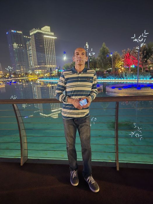 Художник Баходир