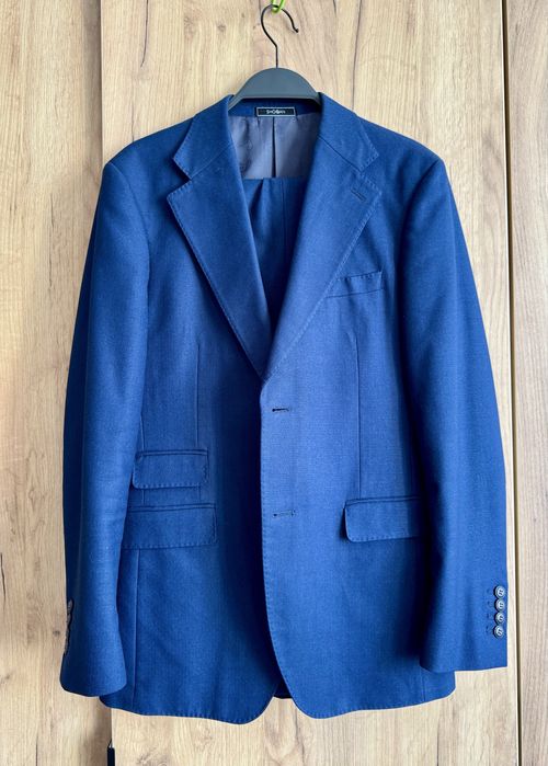 Продам костюм казахстанского бренда