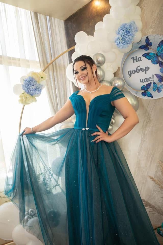 Абитуриентска рокля