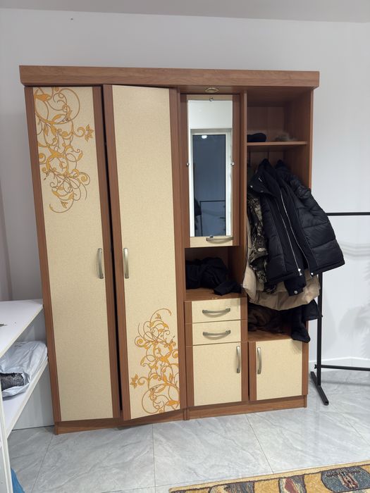 Сатылады шкаф жағдайы жақсы.